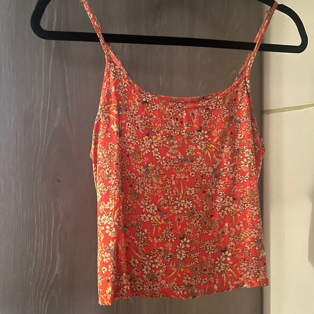 Like New O’Neill cropped floral tank